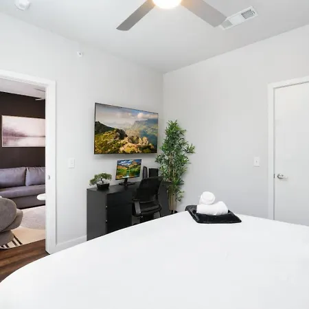 Chic 1Br W Gym & Parking Near Rvrwalk & Dome Apartment